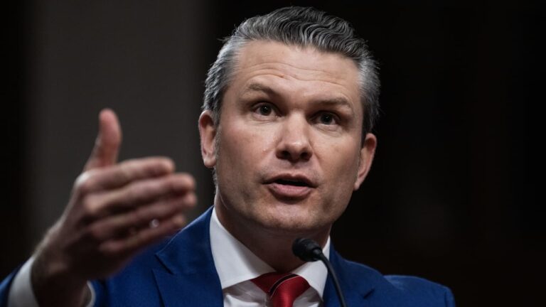 Usa, il segretario alla difesa Hegseth attacca ‘generali e ammiragli grassi’