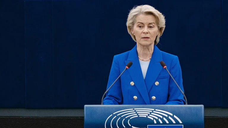 Von der Leyen avverte sulla minaccia russa: “Contro l’Ue una guerra ibrida, serve risposta unita”