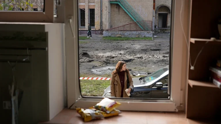 Il Belgio “non ha bloccato” il piano di supporto all’Ucraina, afferma la commissaria Ue Lahbib