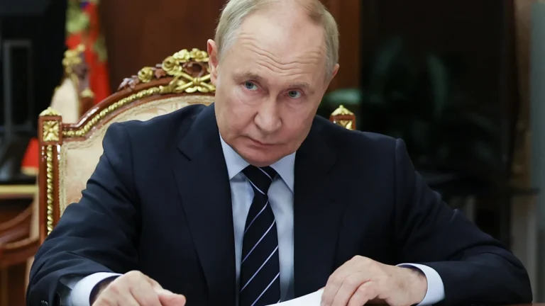 Putin firma un decreto per confiscare beni stranieri in Russia