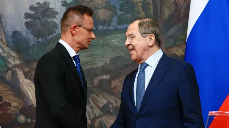 Ue rimprovera Ungheria per presenza a Mosca e dichiarazioni sull’energia del ministro Szijjártó