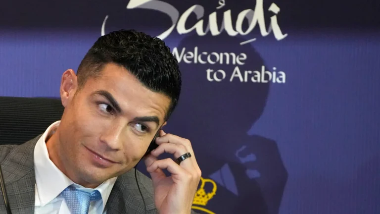 Calcio: Cristiano Ronaldo lascia l’Al Nassr? Il messaggio criptico e il futuro ancora incerto