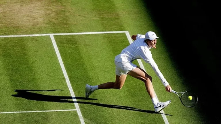 Tennis, no di Sinner alla Davis 2025: l’Italia punta sul gruppo senza il suo leader