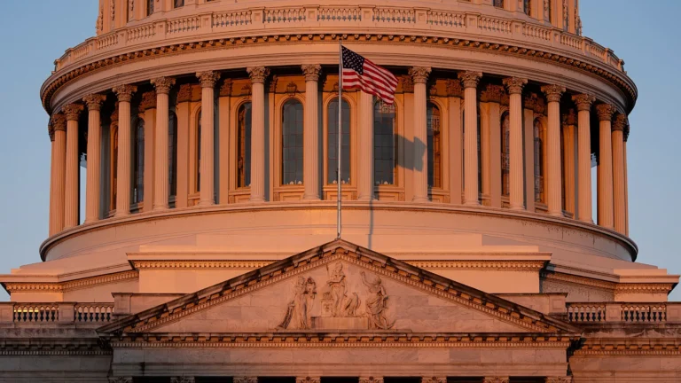 Shutdown, è scontro tra Casa Bianca e democratici. Si rischia un lungo stallo