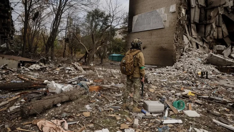 I ministri della Difesa della Nato chiedono più armi per l’Ucraina ma cala sostegno militare a Kiev