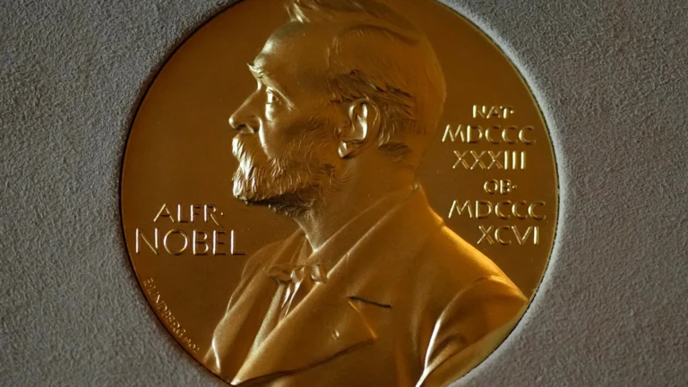 Premio Nobel per l’economia 2025 a Joel Mokyr, Philippe Aghion e Peter Howitt