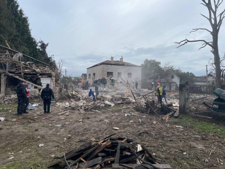 Guerra Ucraina – Russia, le news. Zelensky: “Usa e Ue costringano Putin a fermarsi”