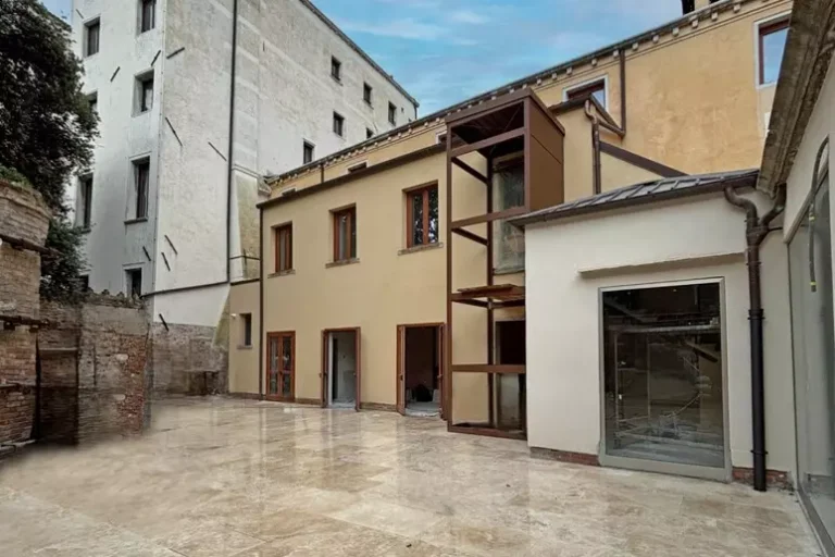 Rivive il Cinema Accademia a Venezia, ora è galleria d’arte