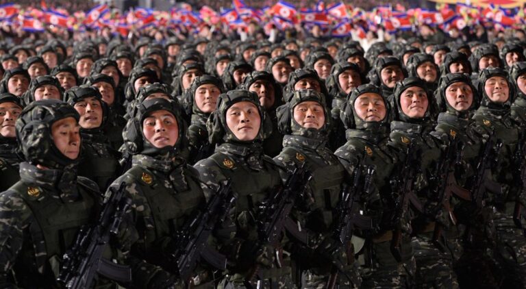 La mostra “Sviluppo della Difesa 2025” in Corea del Nord rivela un salto tecnologico grazie al sostegno russo