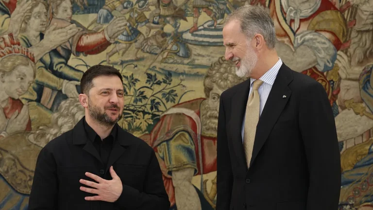 “Fino a quando sarà necessario”: Felipe VI ribadisce a Zelensky il sostegno della Spagna all’Ucraina