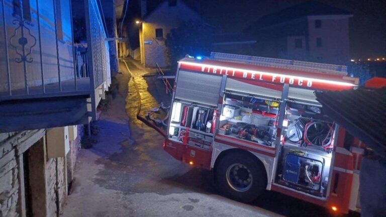 La frana travolge una casa in Friuli a Cormons: i vigili del fuoco al lavoro