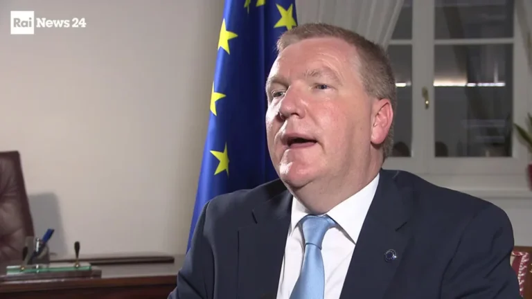 Il commissario europeo Michael McGrath: “In Italia molti passi avanti nello stato di diritto”