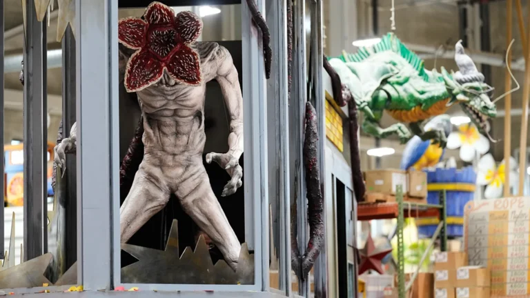 Netflix porta Stranger Lights alla Fête des Lumières di Lione: polemica tra mecenatismo e pubblicità