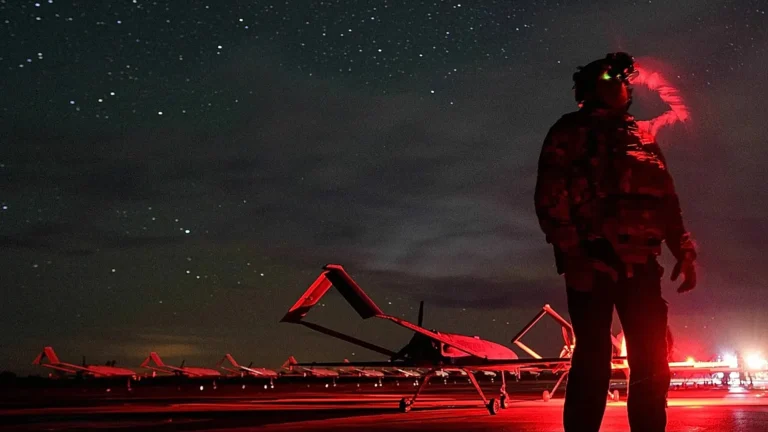 Gli attacchi di droni a lungo raggio dell’Ucraina contro le raffinerie russe