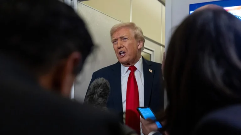 Trump ottimista: piano per la pace “messo a punto” e invia Witkoff e Driscoll in Russia e Ucraina