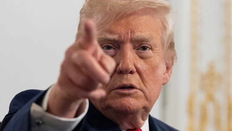 Trump ordina la chiusura “totale” dello spazio aereo del Venezuela