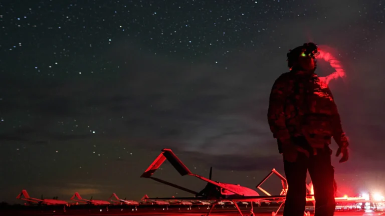 Ucraina: morti in nuovi attacchi russi, l’Aiea lancia l’allarme su una centrale nucleare