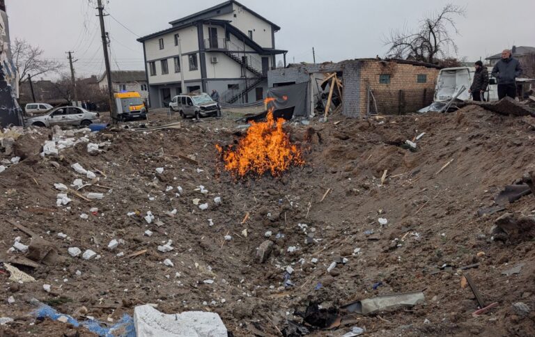 L’attacco che non si ferma: Otto ore di droni e missili su Kyiv. E l’Europa non può più voltarsi dall’altra parte