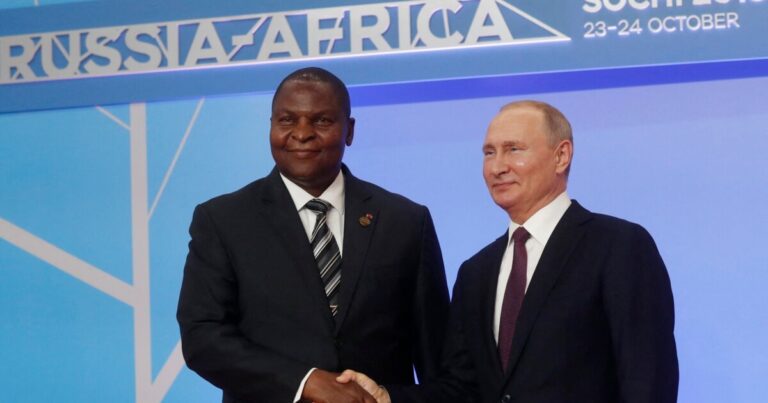 La conferenza Russia–Africa in Egitto espone gli Stati africani a gravi rischi strategici.