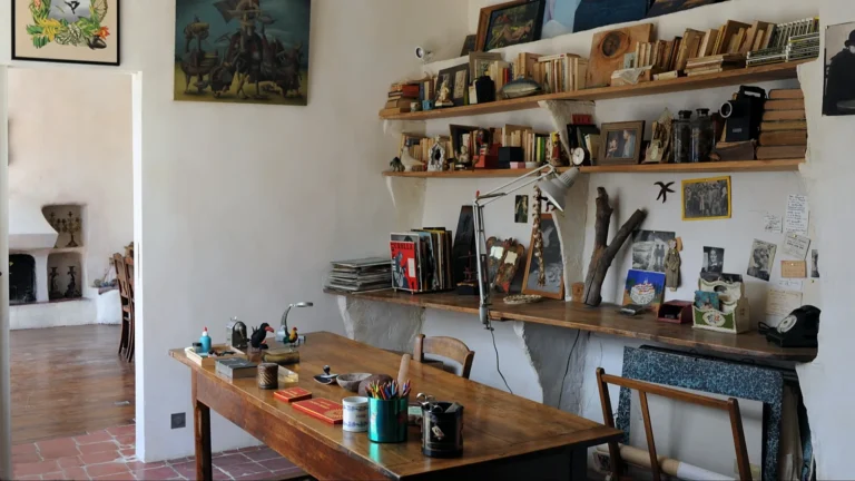 A Parigi una campagna per salvare l’appartamento di Jacques Prévert, poeta “vicino ai nostri cuori”