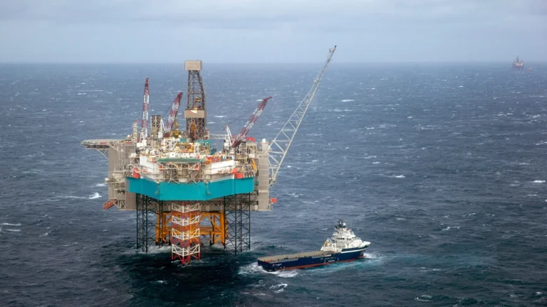 Estrazione mineraria in acque profonde: la Norvegia sospende la pratica contestata fino al 2029