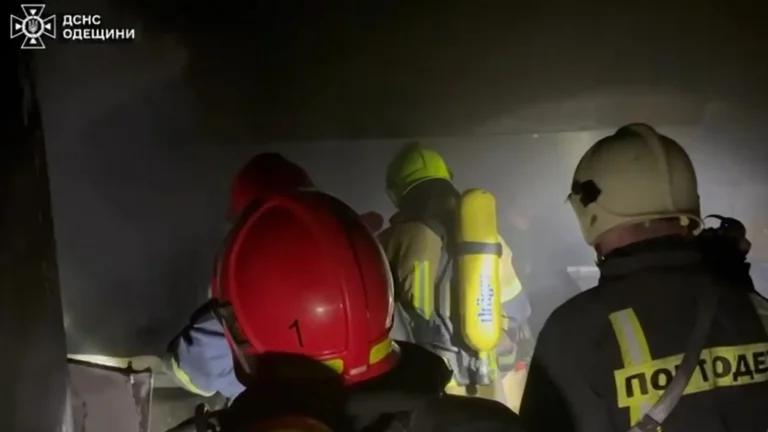 Guerra in Ucraina: Mosca colpisce ancora Odessa e le infrastrutture energetiche