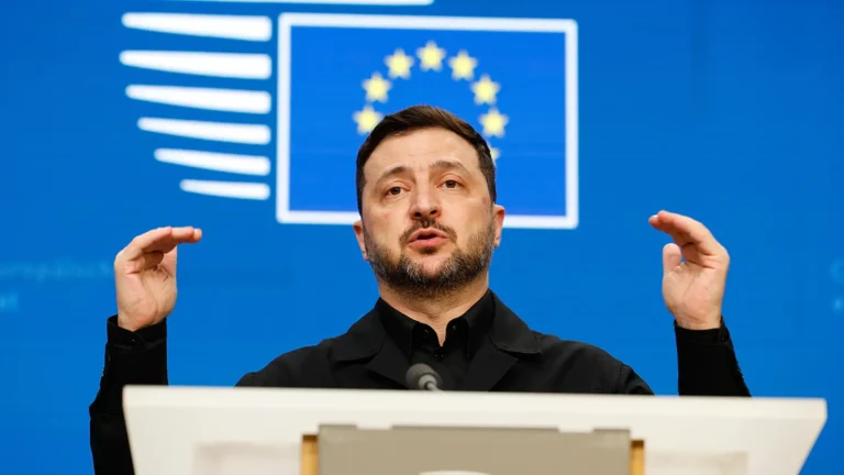 Zelensky: l’Ucraina non crede che l’Ue “debba sostituire gli Stati Uniti” nelle garanzie di sicurezza