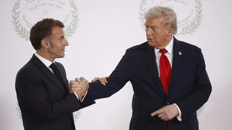 Macron accusa Trump: “È aggressività neocoloniale, Usa si allontanano dagli alleati”