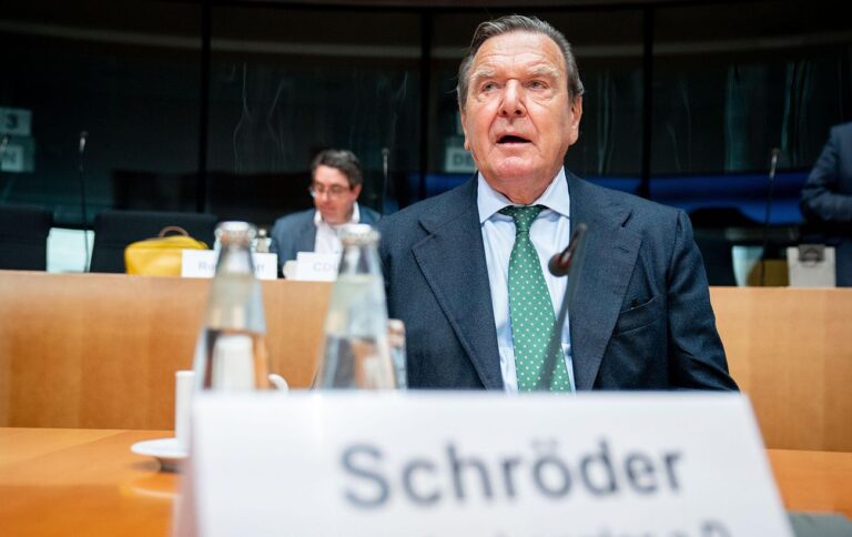 Gerhard Schröder e il prezzo dell’amnesia morale europea