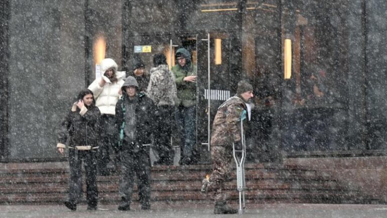 Ucraina, attacco russo con missili Zircon. Mosca: regime Kiev cellula terroristica neonazista