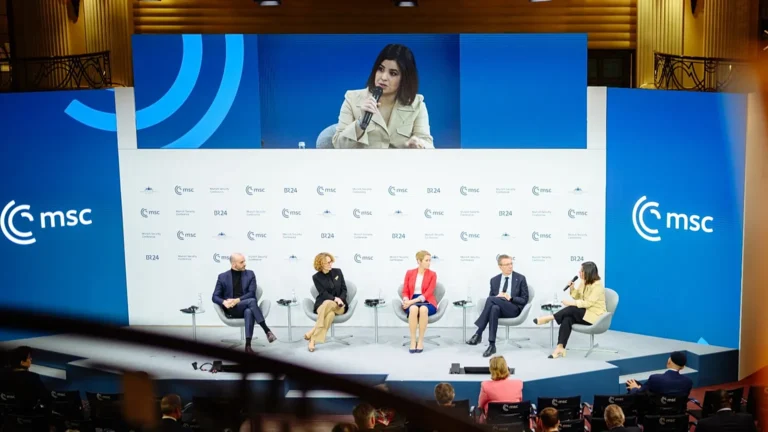 Monaco, Kallas risponde agli Usa: “L’Europa non sta vivendo la cancellazione della sua civiltà”