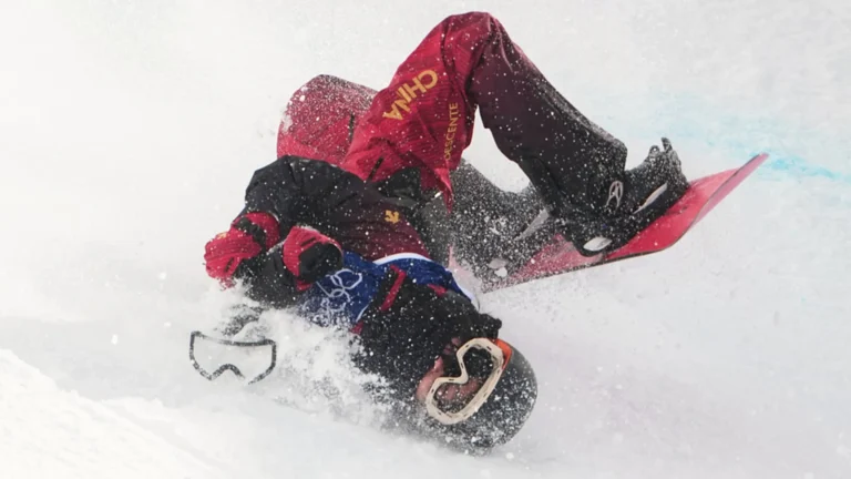 Le foto delle cadute più impressionanti ai Giochi Olimpici del 2026