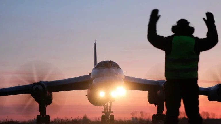 La Russia spende più di quanto dichiara per la guerra in Ucraina secondo l’intelligence tedesca