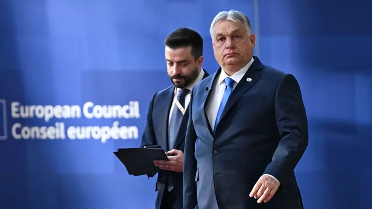 “Nessuno può ricattarci”: i leader Ue criticano il veto di Orbán sul prestito all’Ucraina