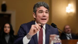 Il capo dell’antiterrorismo Usa, Joe Kent, si dimette in protesta contro la guerra in Iran, Casa Bianca: “Nella sua lettera falsità”