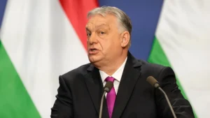 Il Cremlino interviene nelle elezioni in Ungheria: operazione per salvare Orbán