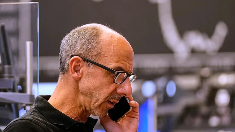 Borse europee ai minimi con l’impennata del prezzo del petrolio e del gas, Piazza Affari apre in forte calo