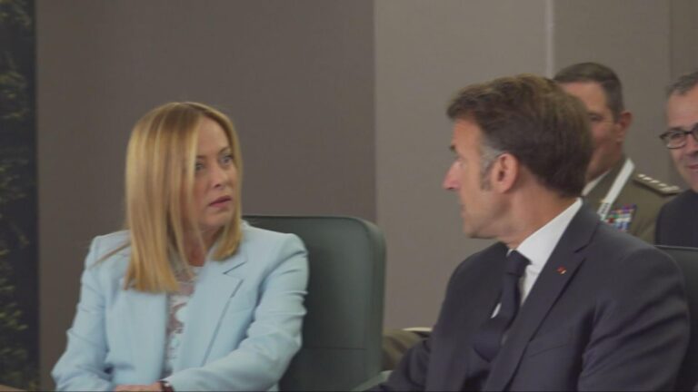 Maggioranza e opposizione si confrontano sulla partecipazione alla missione nello stretto di Hormuz