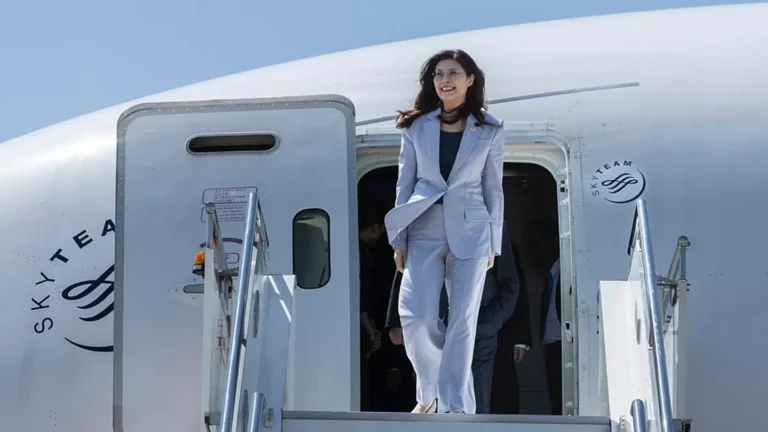 La leader dell’opposizione di Taiwan compie una rara visita in Cina: “Viaggio per la pace”