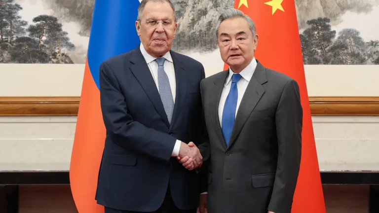Russia pronta a “compensare il deficit di risorse energetiche della Cina” dice Lavrov