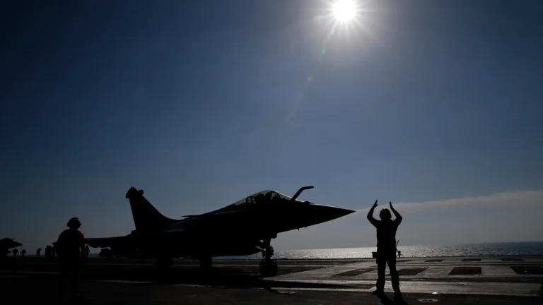 Arrivano altri caccia francesi in Lituania per difendere i cieli del Baltico