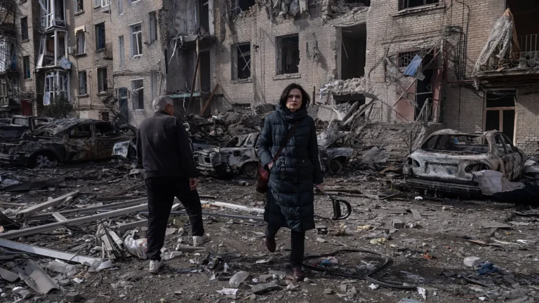 Più di 1,6 milioni di ucraini tornati a casa nelle zone di frontiera nonostante gli attacchi russi