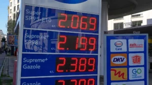 Ue subisce il vertiginoso aumento dei prezzi del carburante dopo la guerra in Medio Oriente