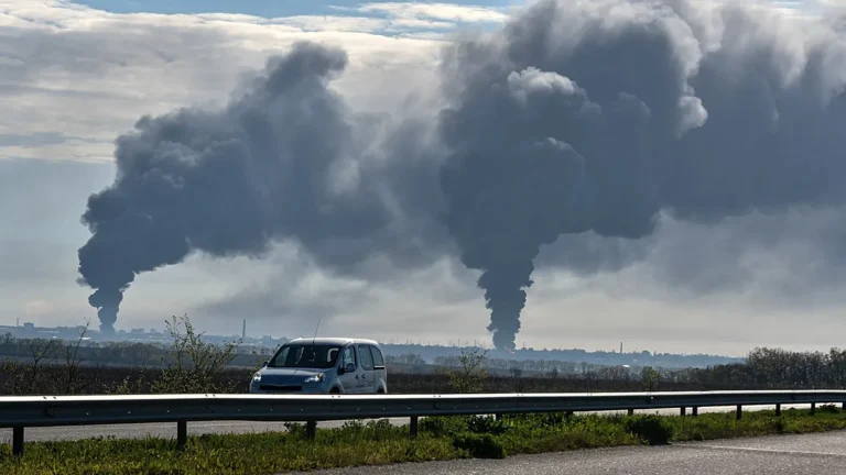 Guerra in Ucraina: attacchi con almeno sedici morti. Bombardamenti anche a Chernobyl