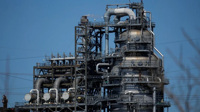 La più grande minaccia alla sicurezza energetica farà salire ancora il petrolio, avverte Aie