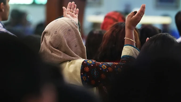 Celebrazioni pasquali sospese per la guerra nelle comunità cristiane di Dubai, mentre cresce l’incertezza con un barlume di speranza