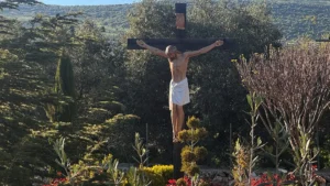 Unifil dona nuovo crocifisso al villaggio di Debel in Libano, Meloni: “Messaggio di speranza”