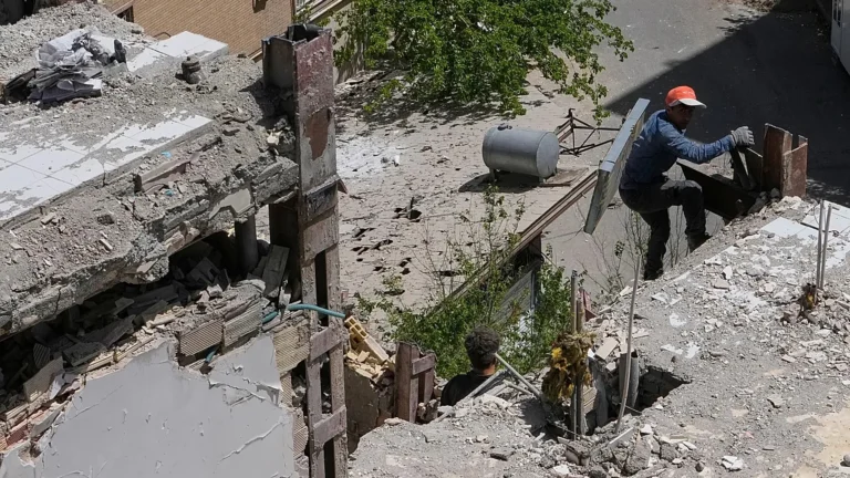 Hormuz, Trump: “Italia dipende dal petrolio dello Stretto”, Tajani replica che “è il 10%”