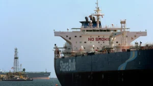 Prezzo del petrolio giù oltre il 10% dopo annuncio iraniano sullo stretto di Hormuz