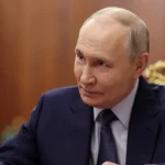Putin in calo nei sondaggi: fiducia ai minimi, pesano internet e caro prezzi
